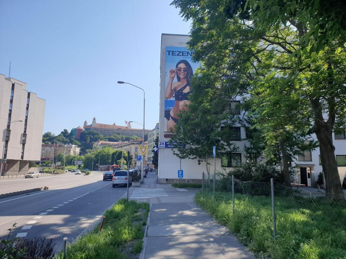 Big Stay - 4 Bedroom, 2 Bathroom Central Apartment With Ac Bratislava Exterior foto